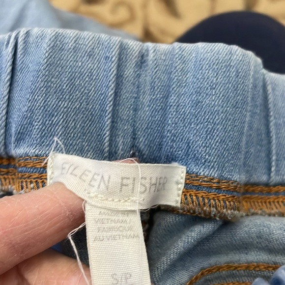 Eileen Fisher Pull On Jeans Size S/P - Picture 4 of 7